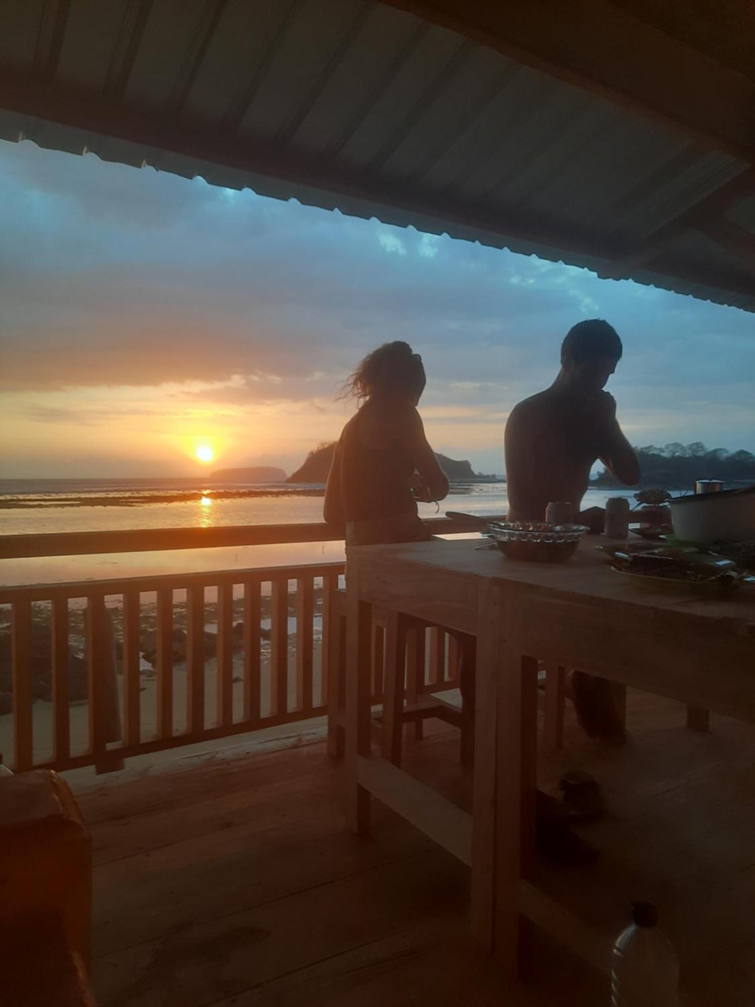 Boneputeh Homestay Taliwang Екстериор снимка