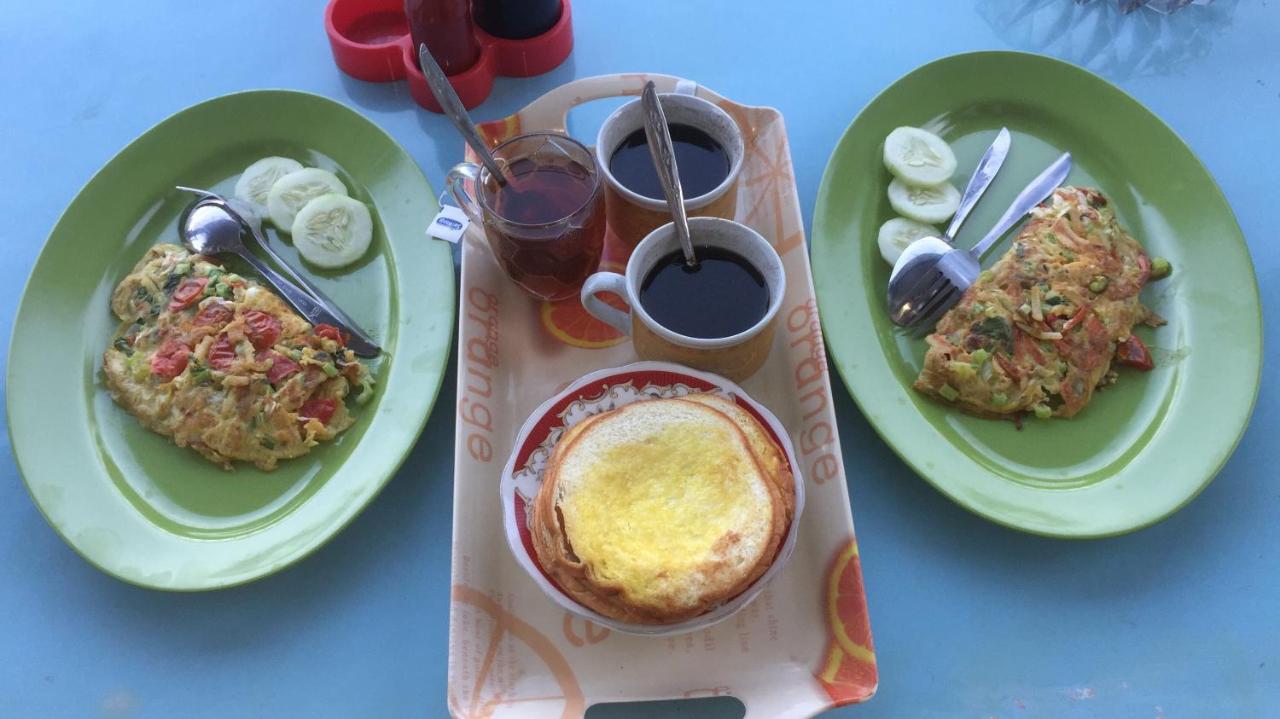 Boneputeh Homestay Taliwang Екстериор снимка
